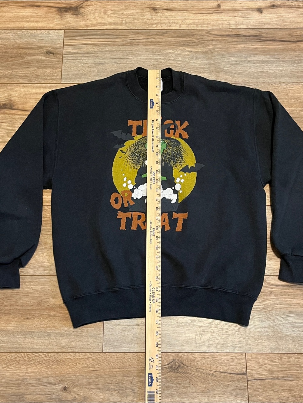 Vintage Jerzees Trick or Treat Witch Halloween Sweatshirt Black Large USA - Picture 3 of 9